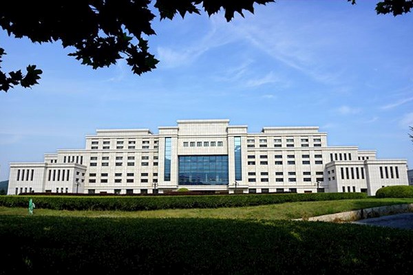 大連大學(xué)圖書館